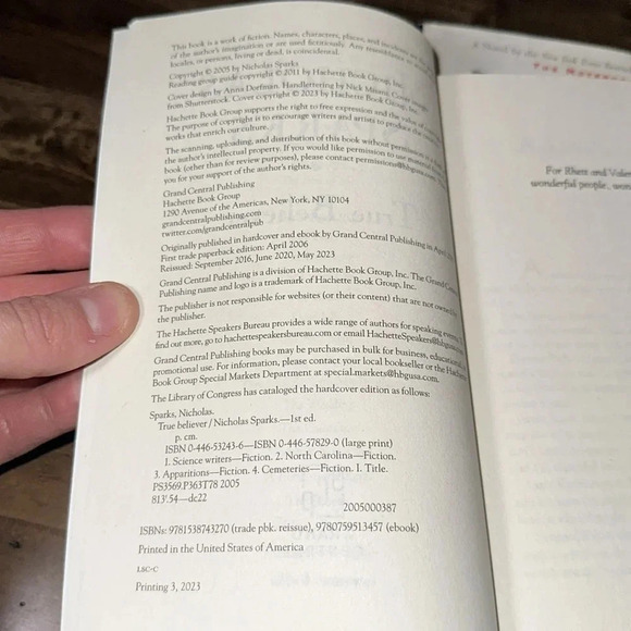 Nicholas Sparks Best Selling Author Bundle of 4 Books (2 Hardback 2 Softcover) - Picture 9 of 16